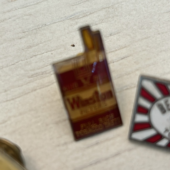 Vintage tobacco pins - Picture 5 of 7